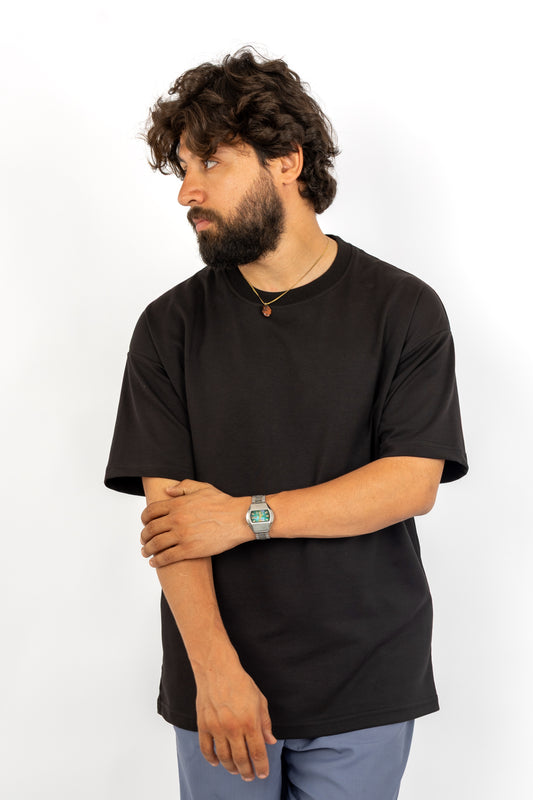 Black Basic Oversized T-Shirt – Relaxed Fit Essential