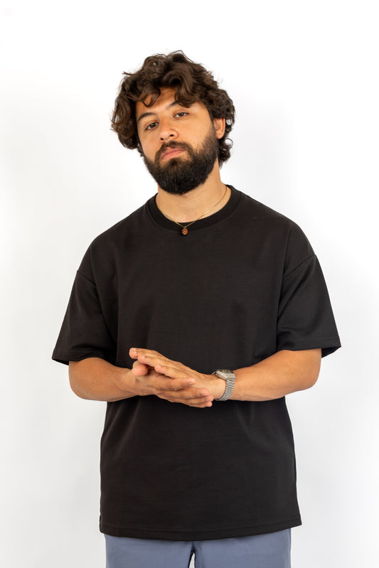 Black Basic Oversized T-Shirt – Relaxed Fit Essential